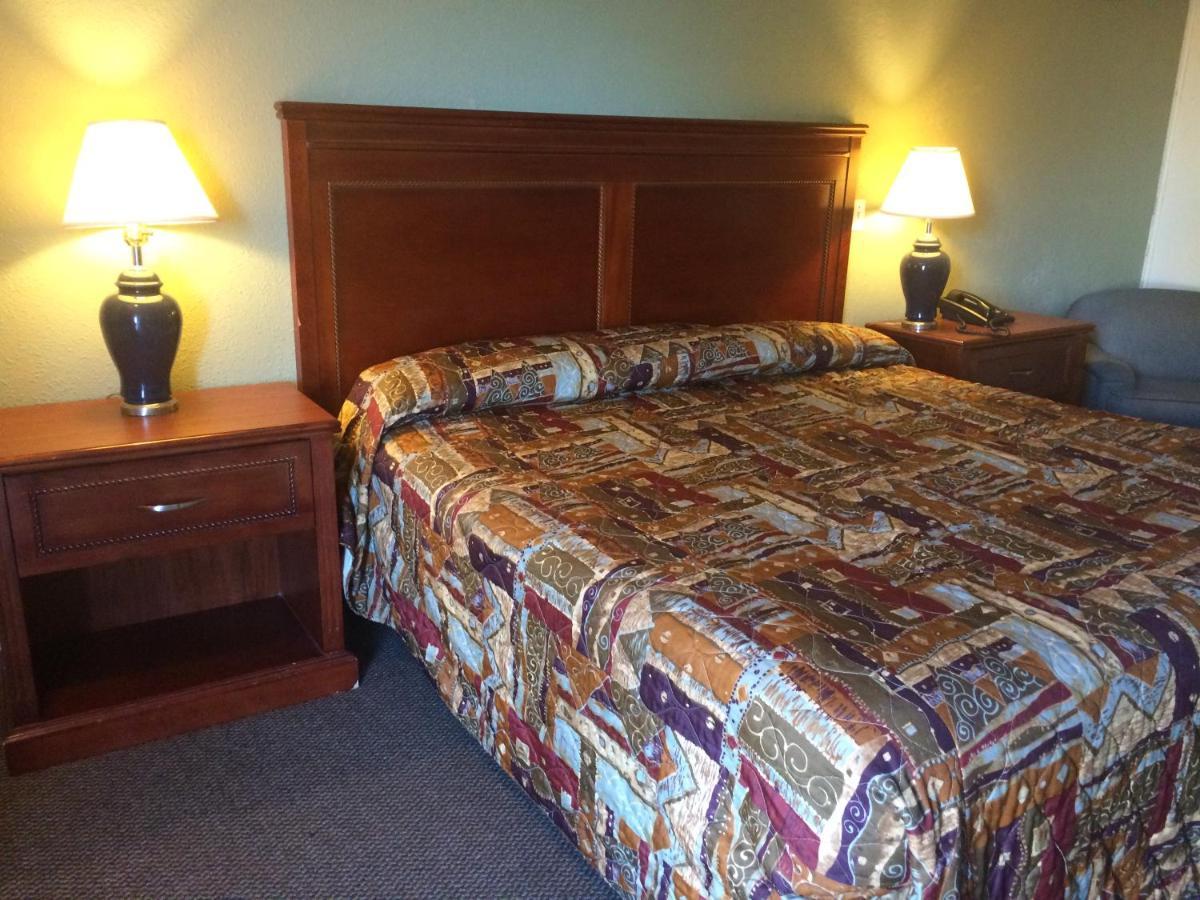 Rest Inn - Extended Stay, I-40 Airport, Wedding & Event Center Amarillo Eksteriør bilde