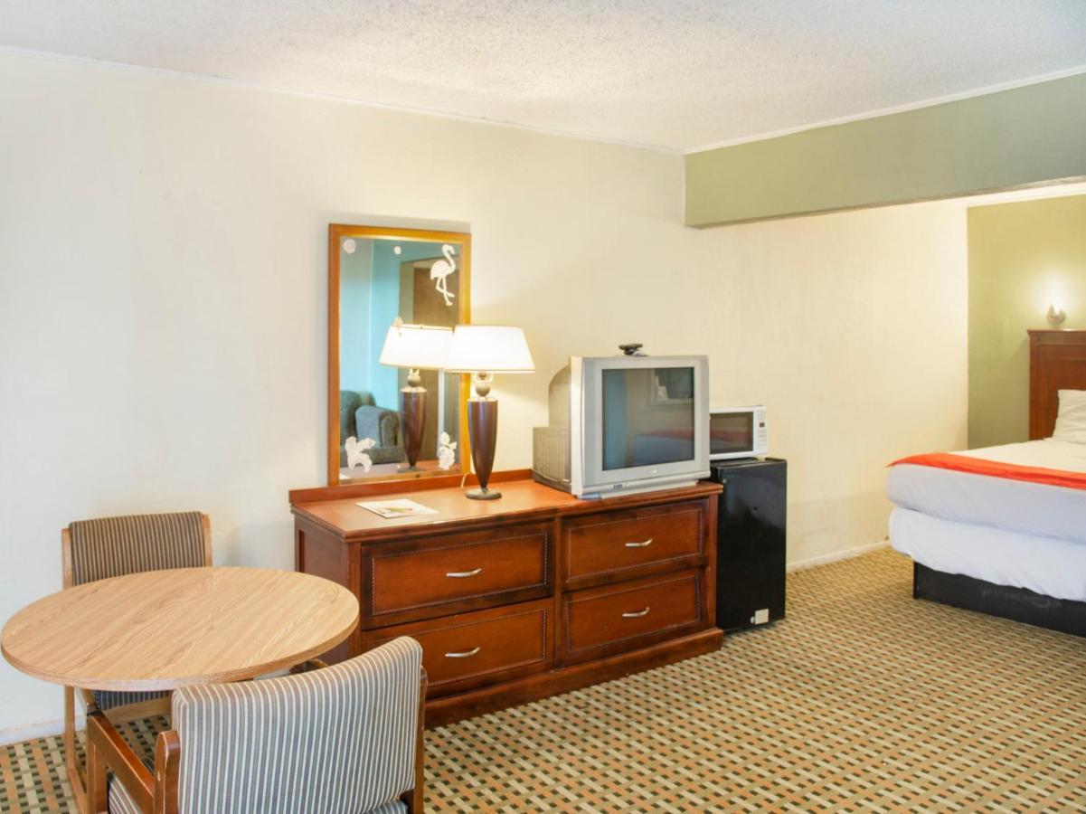 Rest Inn - Extended Stay, I-40 Airport, Wedding & Event Center Amarillo Eksteriør bilde